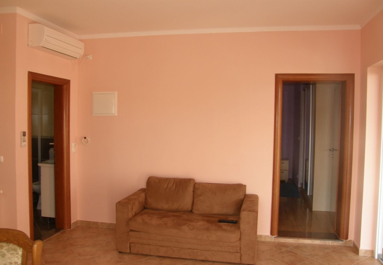 Appartement à Vodice - Appartement dans Vodice avec vue mer, Balcon, Climatisation, WIFI (3335-1)