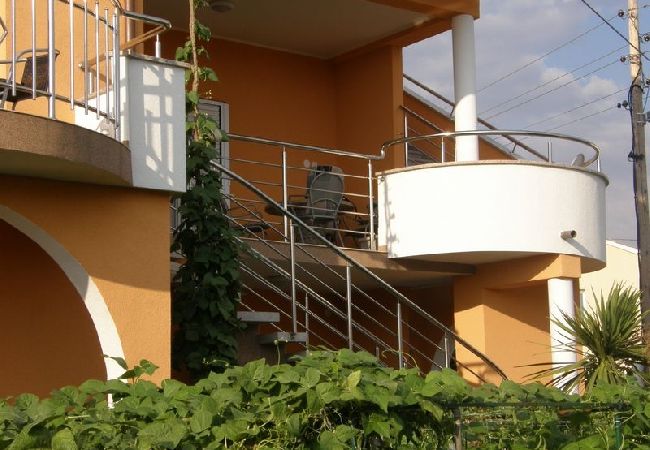 Appartement à Vodice - Appartement dans Vodice avec vue mer, terrasse, Climatisation, WIFI (3335-3) Appartement à Vodice - Appartement dans Vodice avec vue mer, terrasse, Climatisation, WIFI (3335-3)