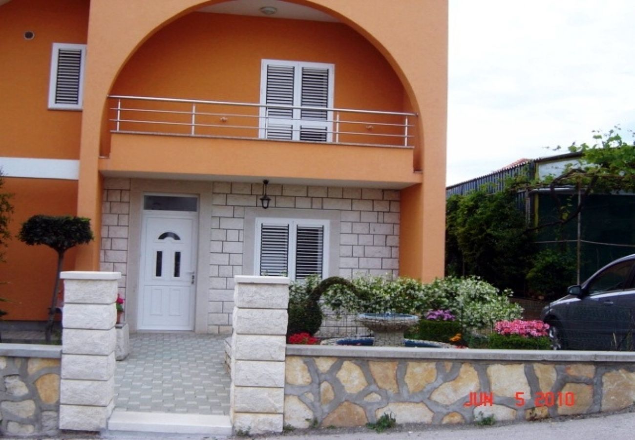 Appartement à Vodice - Appartement dans Vodice avec vue mer, terrasse, Climatisation, WIFI (3335-3)