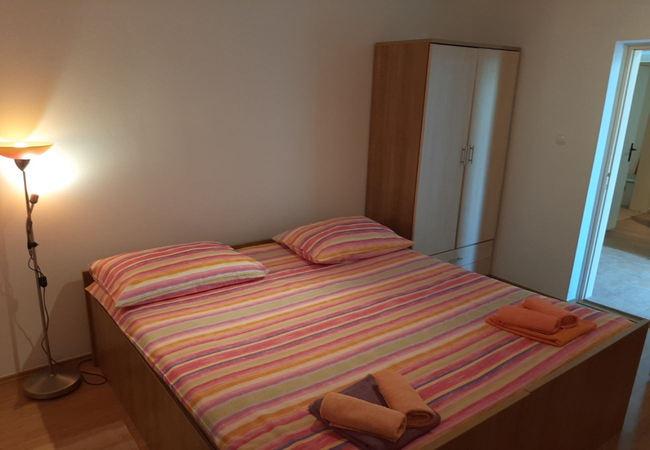 Appartement à Vodice - Appartement dans Vodice avec vue mer, terrasse, Climatisation, WIFI (3335-3)