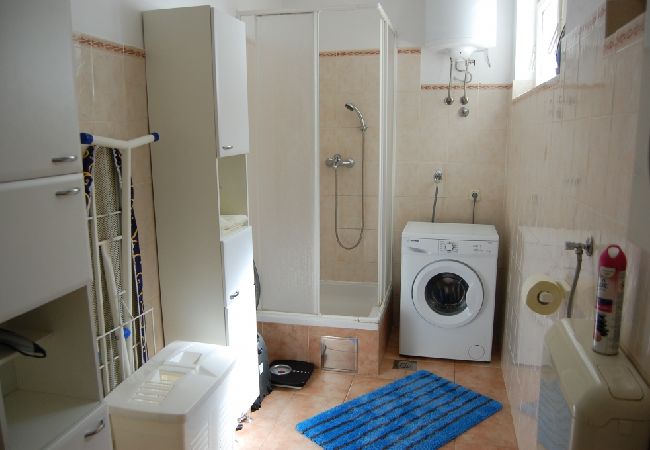 Appartement à Tribunj - Appartement dans Tribunj avec vue mer, terrasse, Climatisation, WIFI (3348-2) Appartement à Tribunj - Appartement dans Tribunj avec vue mer, terrasse, Climatisation, WIFI (3348-2)