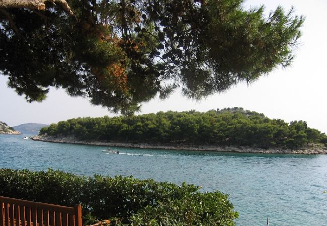 Appartement à Tribunj - Appartement dans Tribunj avec vue mer, terrasse, Climatisation, WIFI (3348-2) Appartement à Tribunj - Appartement dans Tribunj avec vue mer, terrasse, Climatisation, WIFI (3348-2)