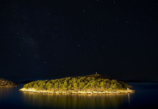 Appartement à Tribunj - Appartement dans Tribunj avec vue mer, terrasse, Climatisation, WIFI (3348-2) Appartement à Tribunj - Appartement dans Tribunj avec vue mer, terrasse, Climatisation, WIFI (3348-2)