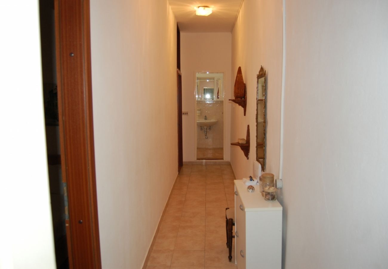 Appartement à Tribunj - Appartement dans Tribunj avec vue mer, terrasse, Climatisation, WIFI (3348-2)