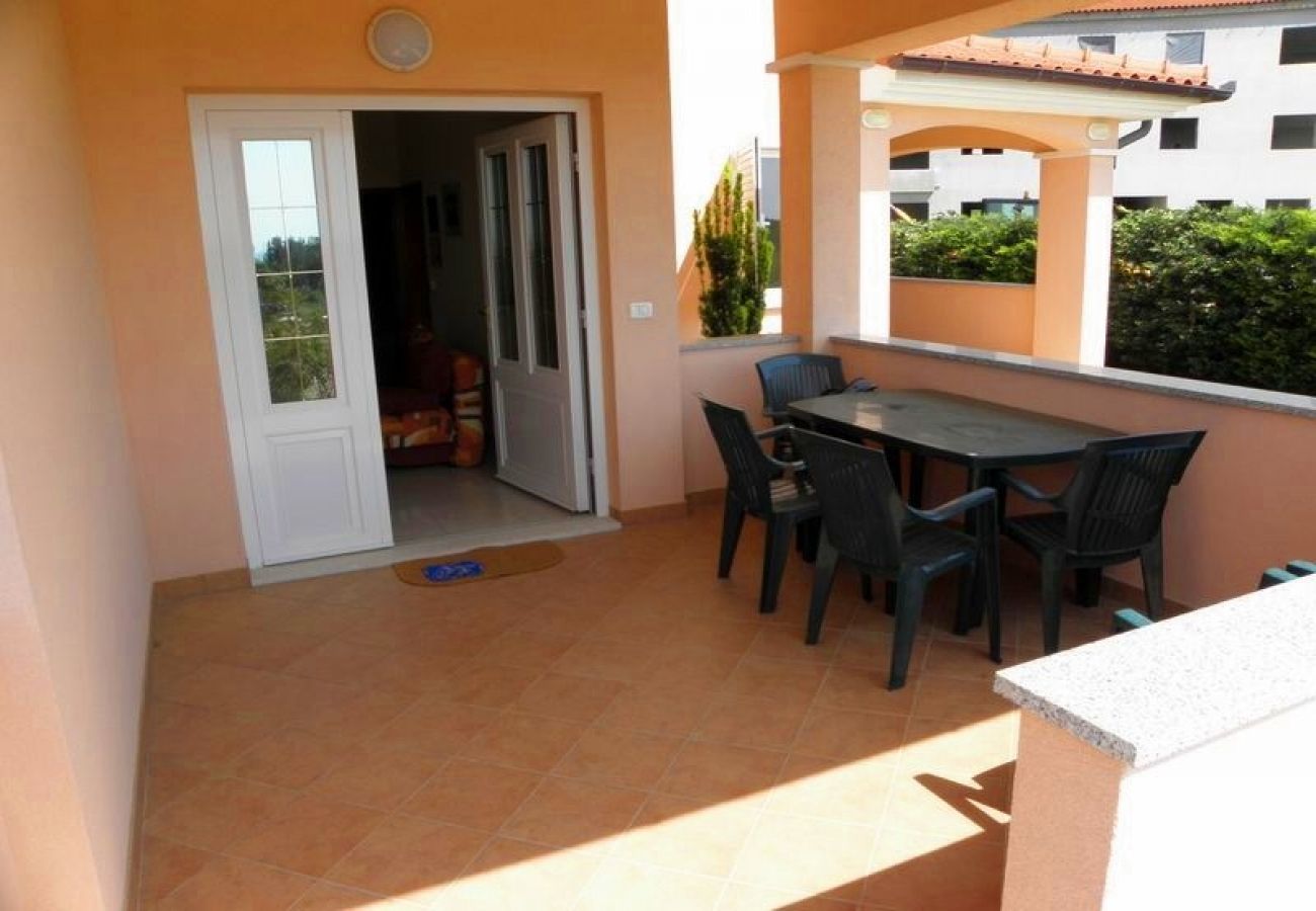 Appartement à Premantura - Appartement dans Premantura avec terrasse, Climatisation, WIFI, Machine à laver (3352-26)