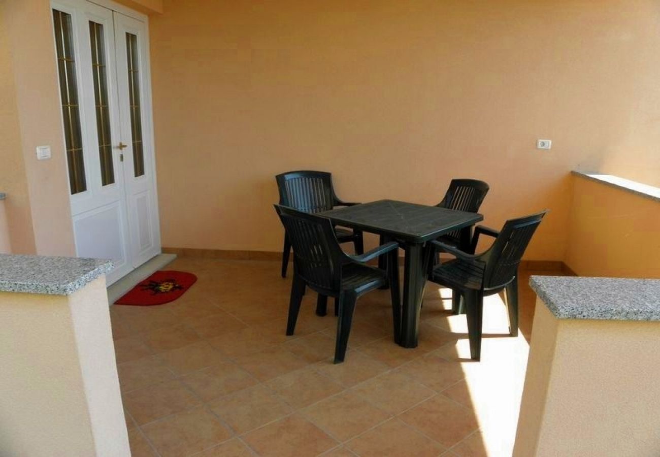 Appartement à Premantura - Appartement dans Premantura avec terrasse, Climatisation, WIFI, Machine à laver (3352-27)