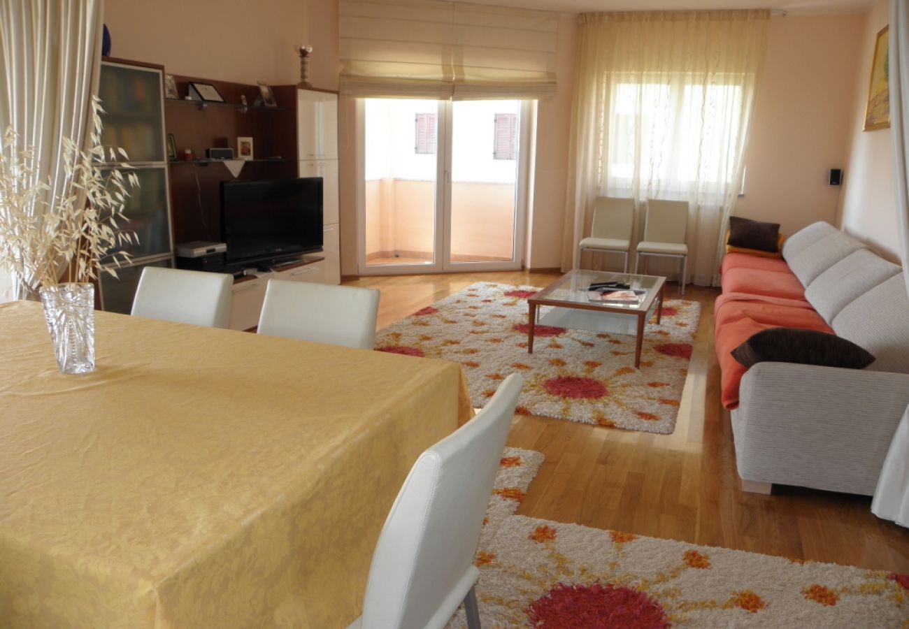 Appartement à Premantura - Appartement dans Premantura avec vue mer, terrasse, Climatisation, WIFI (3352-29)