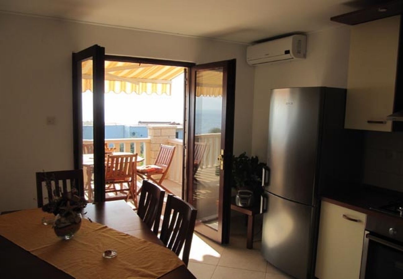 Appartement à Sucuraj - Appartement dans Sućuraj avec vue mer, terrasse, Climatisation, WIFI (3354-1)