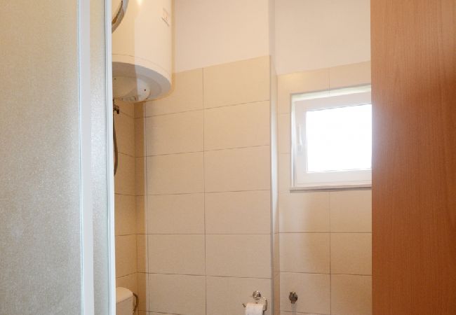 Appartement à Omiš - Appartement dans Omiš avec vue mer, Balcon, Climatisation, WIFI (3422-1) Appartement à Omiš - Appartement dans Omiš avec vue mer, Balcon, Climatisation, WIFI (3422-1)