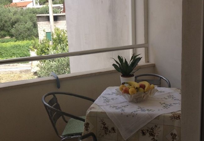 Appartement à Omiš - Appartement dans Omiš avec Balcon, Climatisation, WIFI, Machine à laver (3422-4) Appartement à Omiš - Appartement dans Omiš avec Balcon, Climatisation, WIFI, Machine à laver (3422-4)