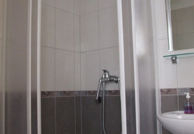 Appartement à Omiš - Appartement dans Omiš avec Balcon, Climatisation, WIFI, Machine à laver (3422-5) Appartement à Omiš - Appartement dans Omiš avec Balcon, Climatisation, WIFI, Machine à laver (3422-5)