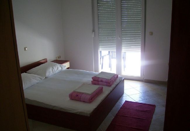 Appartement à Omiš - Appartement dans Omiš avec vue mer, terrasse, Climatisation, WIFI (3422-6) Appartement à Omiš - Appartement dans Omiš avec vue mer, terrasse, Climatisation, WIFI (3422-6)