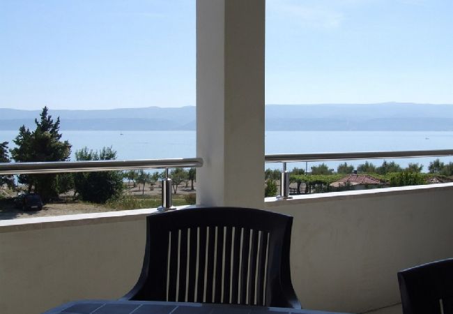 Appartement à Omiš - Appartement dans Omiš avec vue mer, terrasse, Climatisation, WIFI (3422-6) Appartement à Omiš - Appartement dans Omiš avec vue mer, terrasse, Climatisation, WIFI (3422-6)