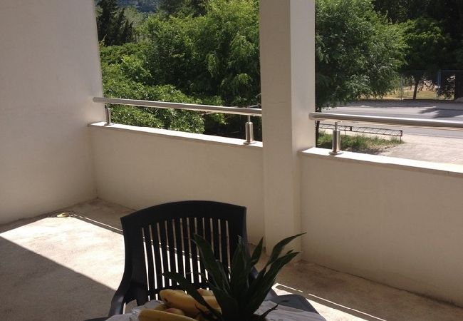 Appartement à Omiš - Appartement dans Omiš avec vue mer, terrasse, Climatisation, WIFI (3422-6) Appartement à Omiš - Appartement dans Omiš avec vue mer, terrasse, Climatisation, WIFI (3422-6)