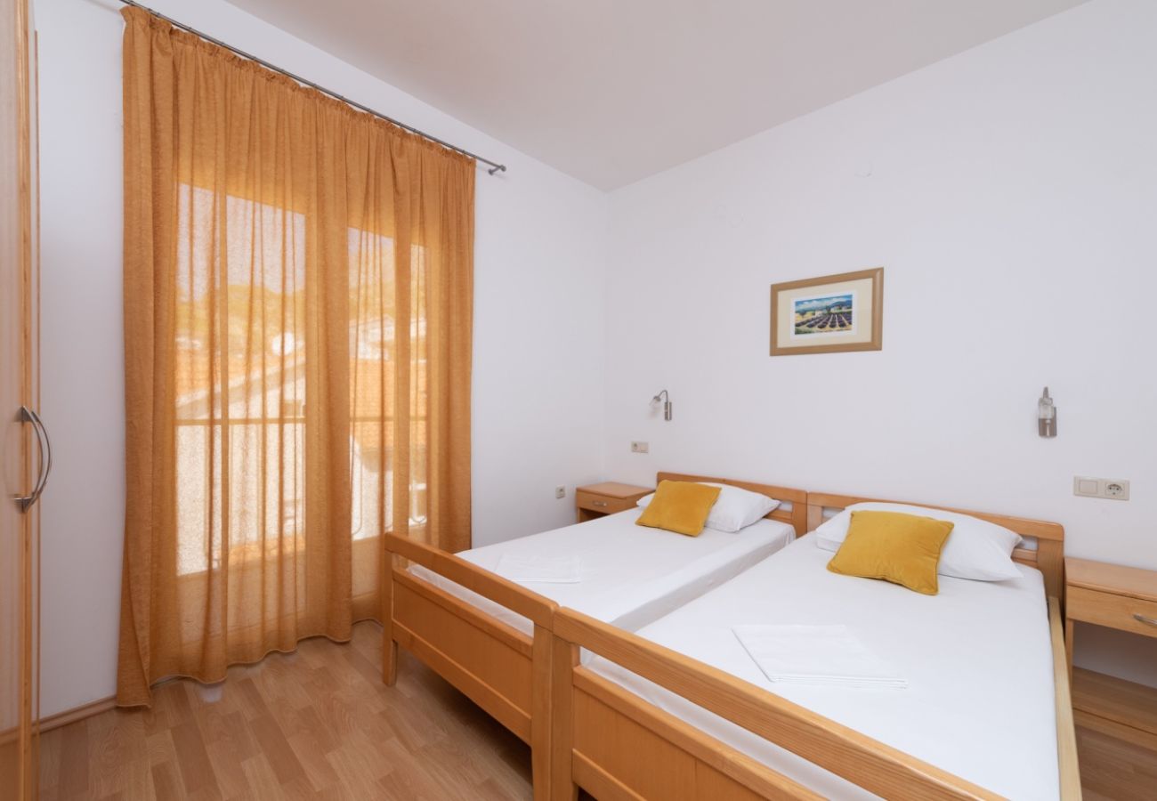 Appartement à Duce - Appartement dans Duće avec vue mer, terrasse, Climatisation, WIFI (3423-1)