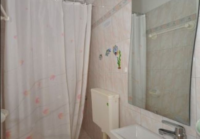 Appartement à Duce - Appartement dans Duće avec vue mer, Balcon, Climatisation, WIFI (3425-2) Appartement à Duce - Appartement dans Duće avec vue mer, Balcon, Climatisation, WIFI (3425-2)