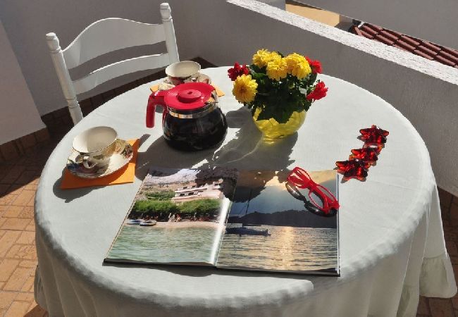 Appartement à Duce - Appartement dans Duće avec vue mer, Balcon, Climatisation, WIFI (3425-2) Appartement à Duce - Appartement dans Duće avec vue mer, Balcon, Climatisation, WIFI (3425-2)