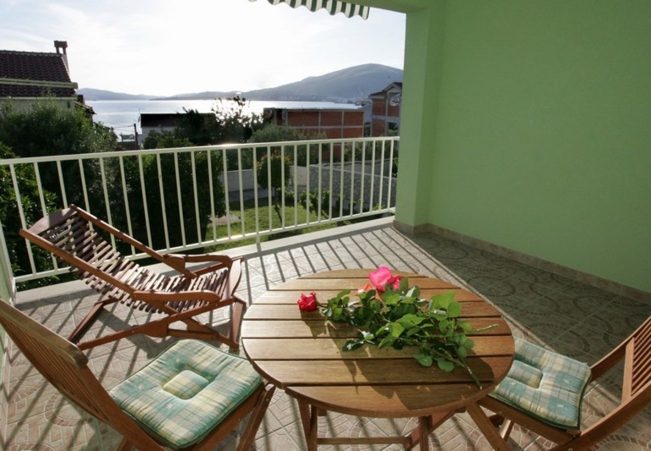 Appartement à Okrug Gornji - Appartement dans Okrug Gornji avec vue mer, terrasse, Climatisation, WIFI (3436-2)