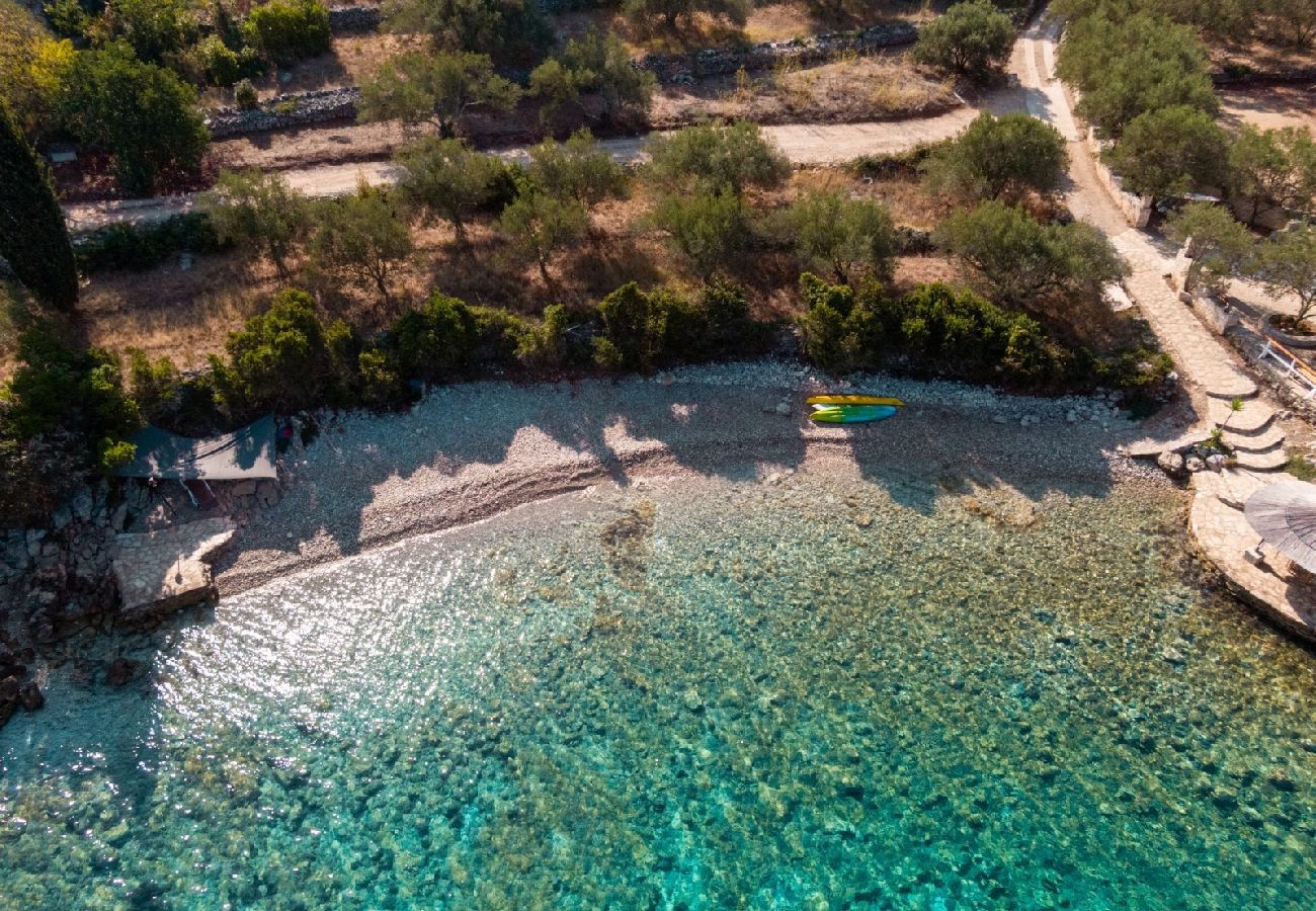 Maison à Vela Luka - Maison Robinson dans Vela Luka avec vue mer, terrasse, Climatisation, WIFI (3439-1)