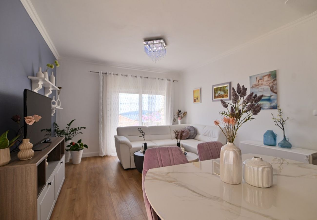 Appartement à Trogir - Appartement dans Trogir avec vue mer, Balcon, Climatisation, WIFI (3459-1)