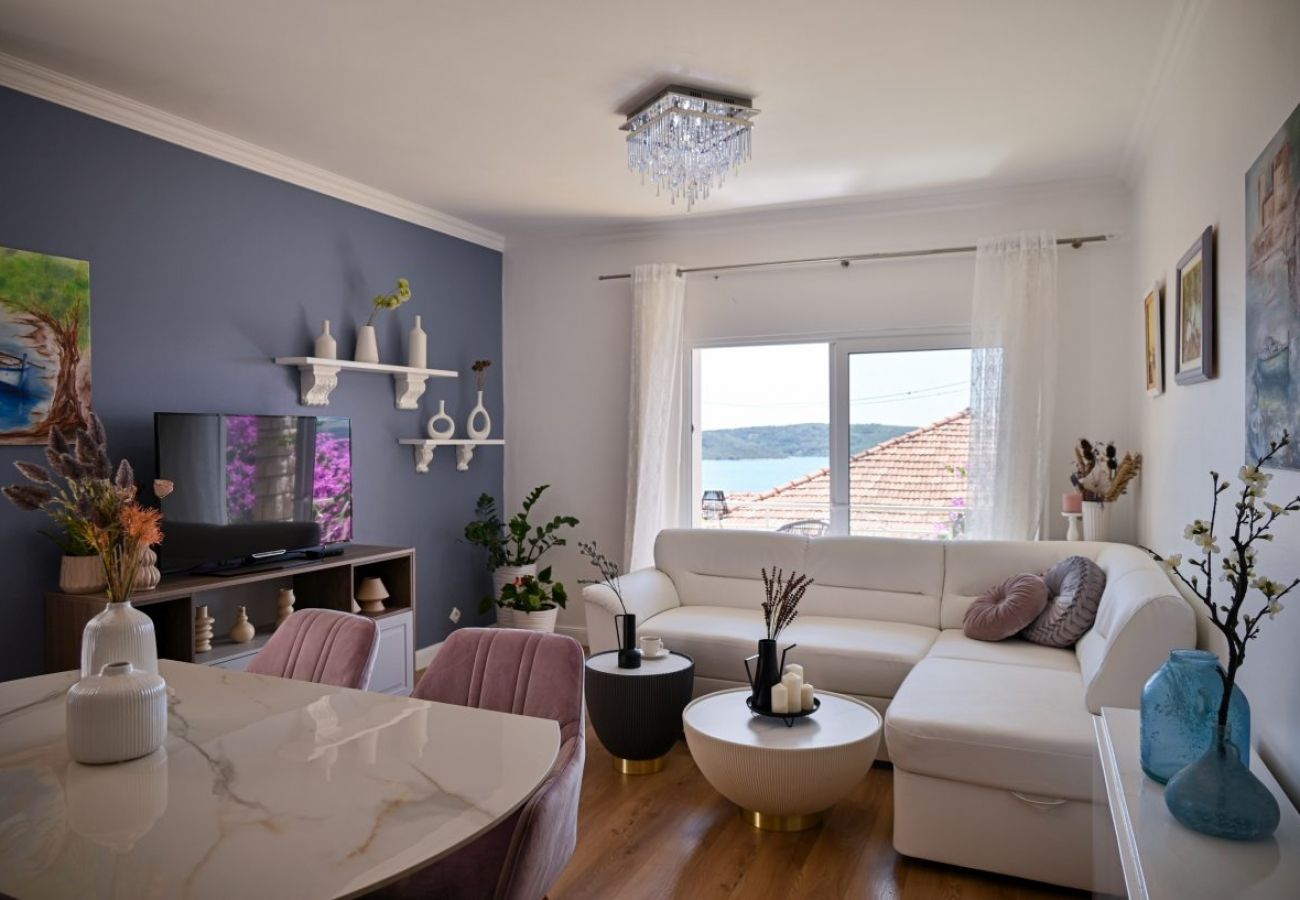 Appartement à Trogir - Appartement dans Trogir avec vue mer, Balcon, Climatisation, WIFI (3459-1)