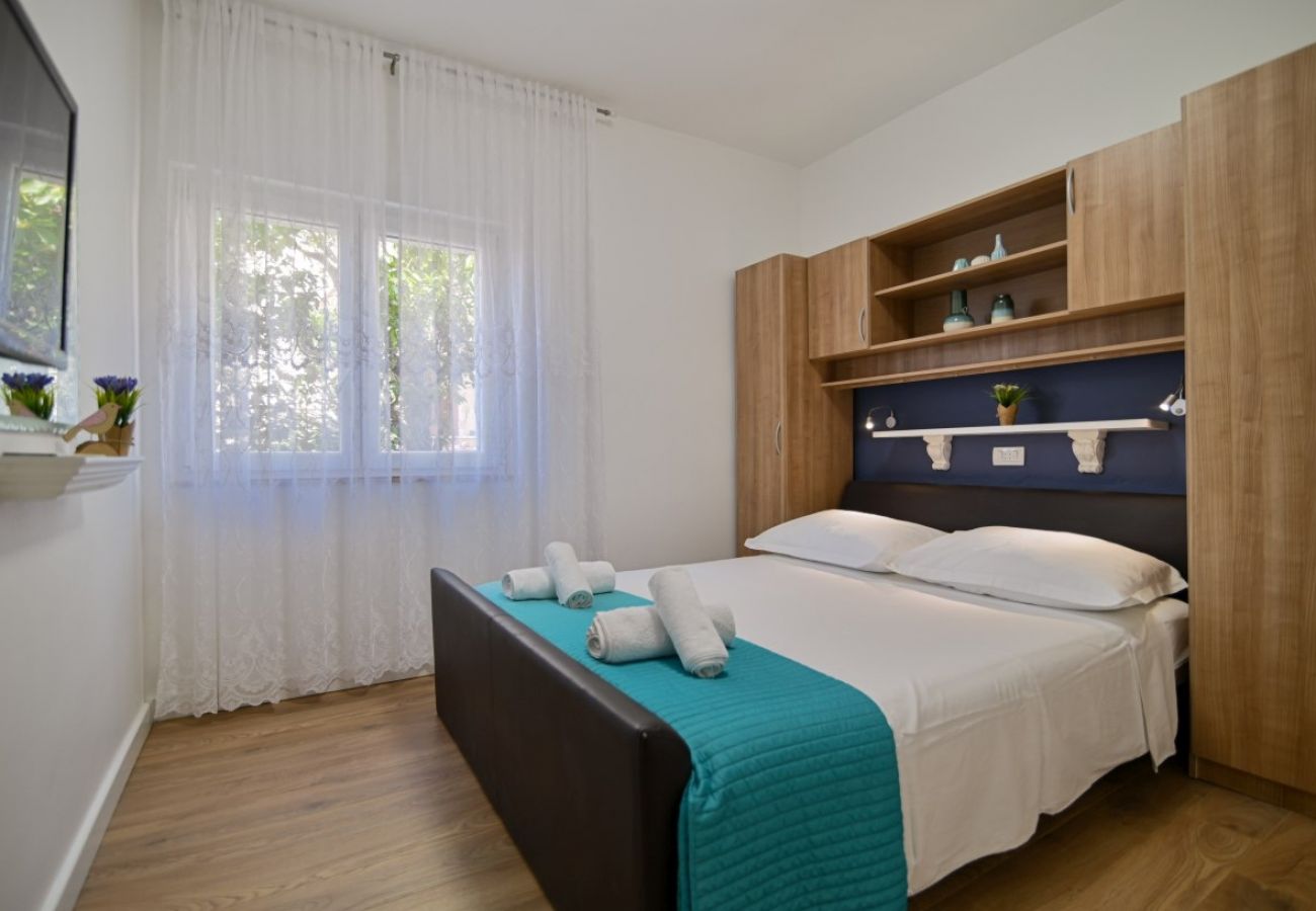 Appartement à Trogir - Appartement dans Trogir avec vue mer, Balcon, Climatisation, WIFI (3459-1)