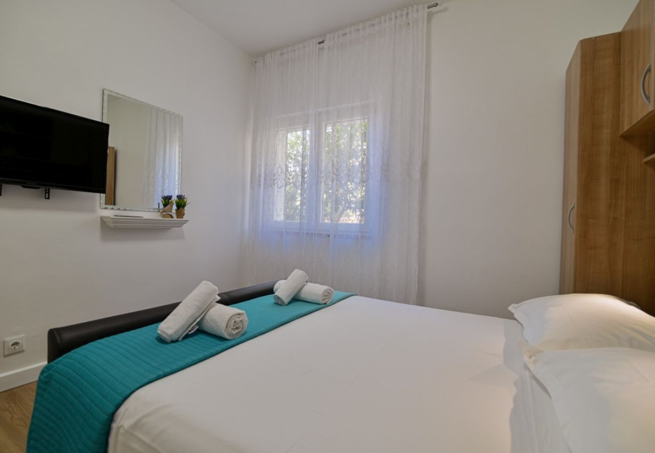 Appartement à Trogir - Appartement dans Trogir avec vue mer, Balcon, Climatisation, WIFI (3459-1)