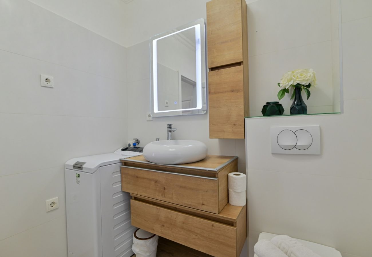 Appartement à Trogir - Appartement dans Trogir avec vue mer, terrasse, Climatisation, WIFI (3459-2)