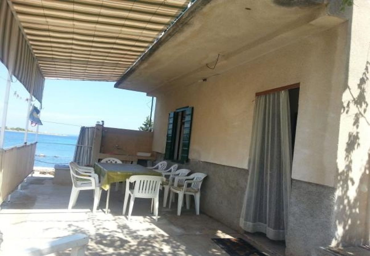 Maison à Zut - Maison Robinson dans Žut avec vue mer, terrasse, WIFI (3467-1)