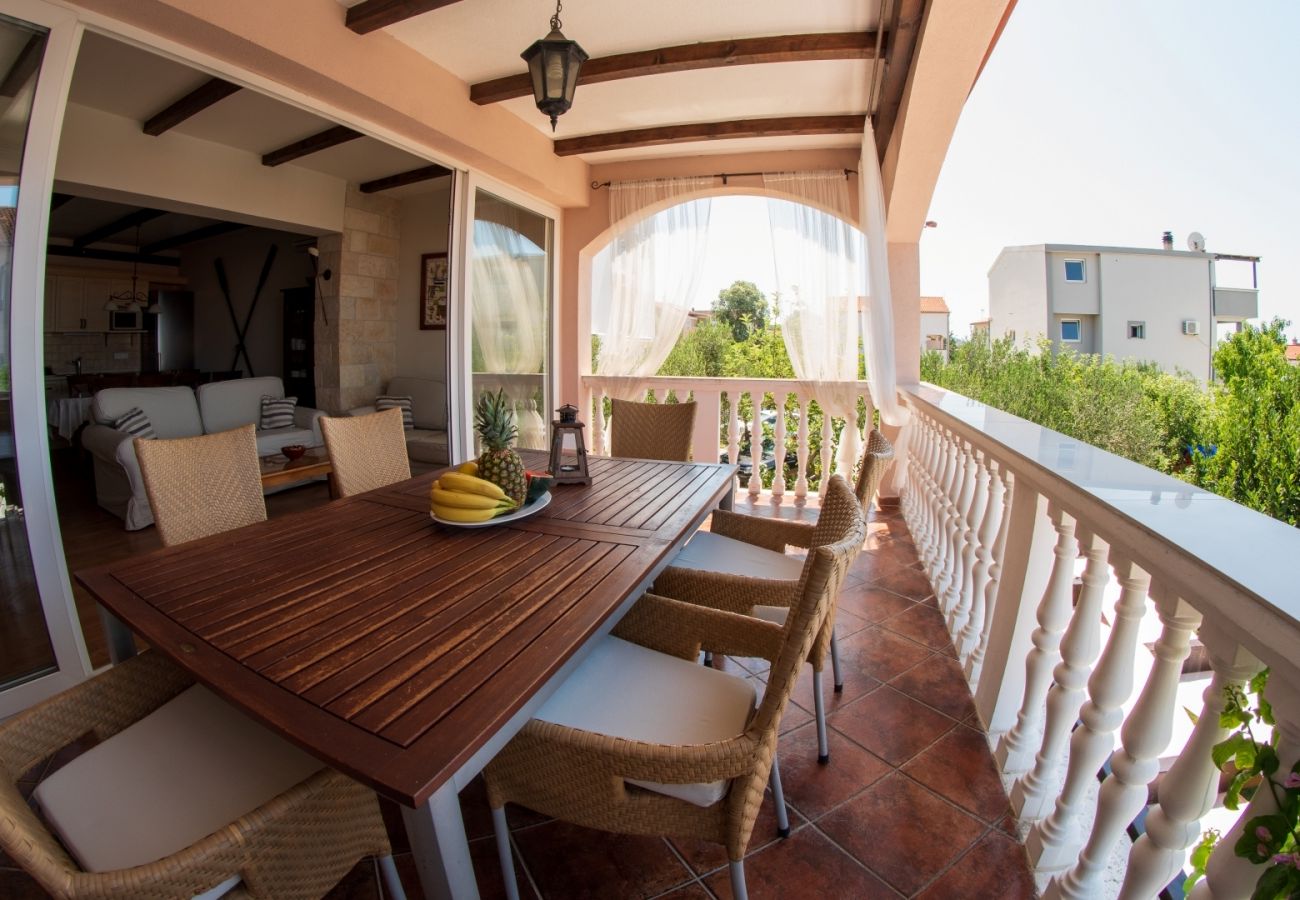 Appartement à Pakoštane - Appartement dans Pakoštane avec vue mer, Balcon, Climatisation, WIFI (3472-1)