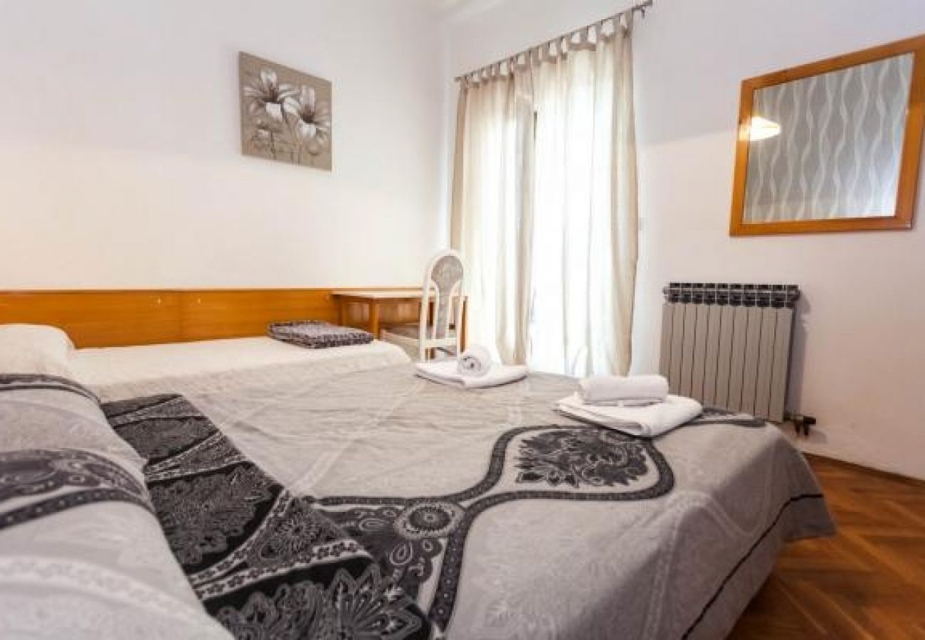 Appartement à Pakoštane - Appartement dans Pakoštane avec terrasse, Climatisation, WIFI, Lave-vaisselle (3475-3)