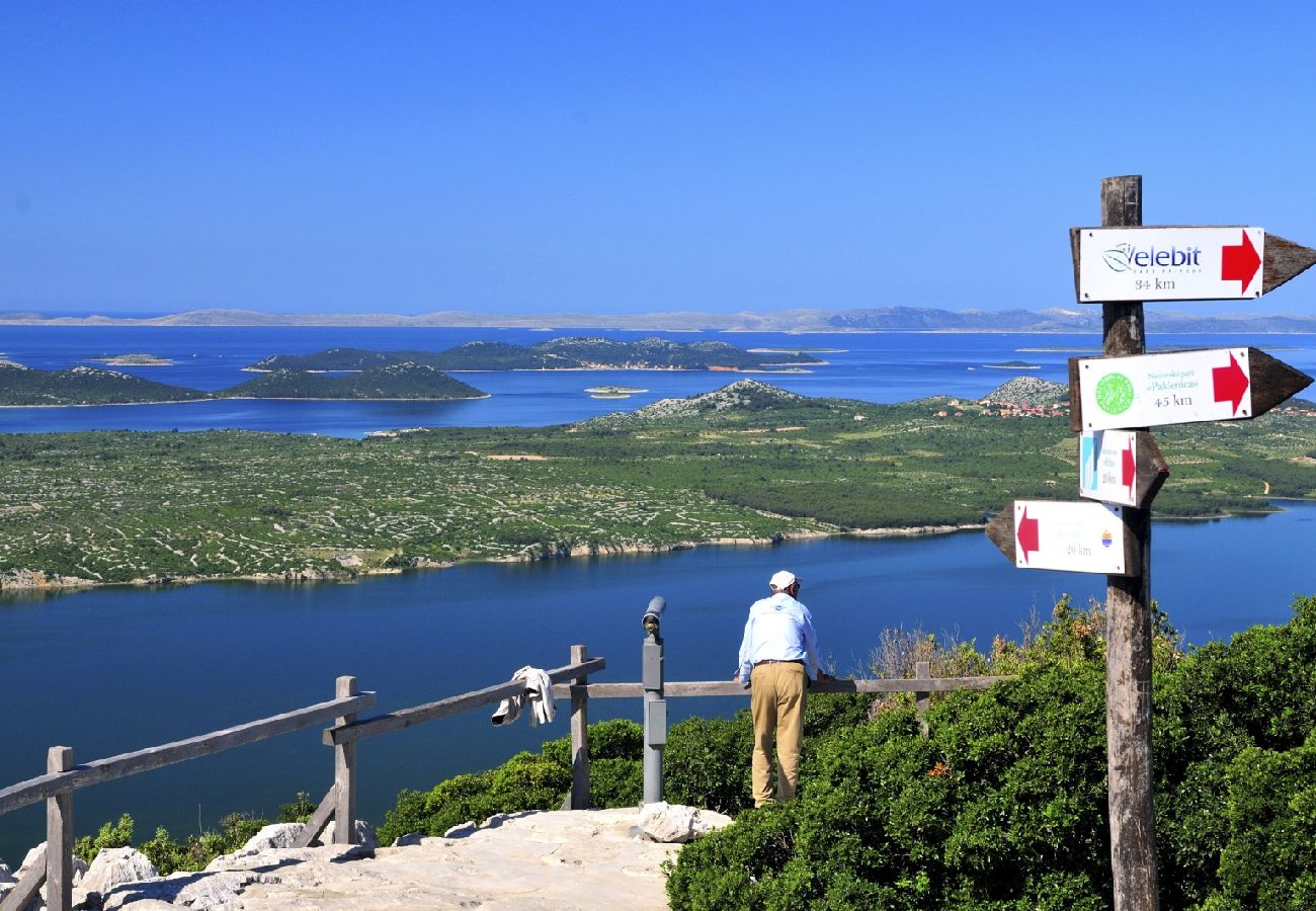 Chambres d'hôtes à Pakoštane - Chambre dans Pakoštane avec vue mer, Balcon, Climatisation, WIFI (3475-6)