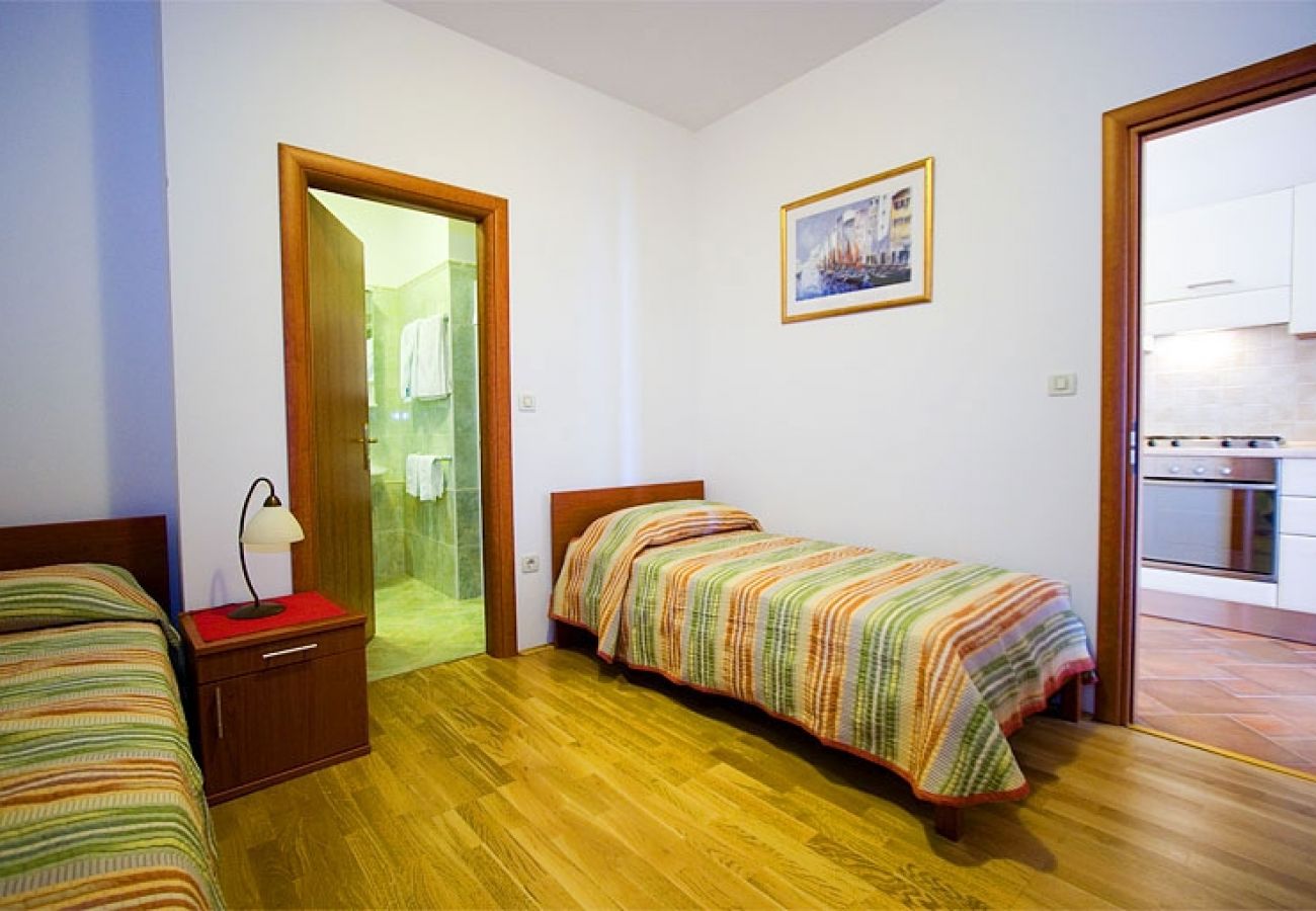 Appartement à Rovinj - Appartement dans Rovinj avec Balcon, Climatisation, WIFI, Machine à laver (3482-2)