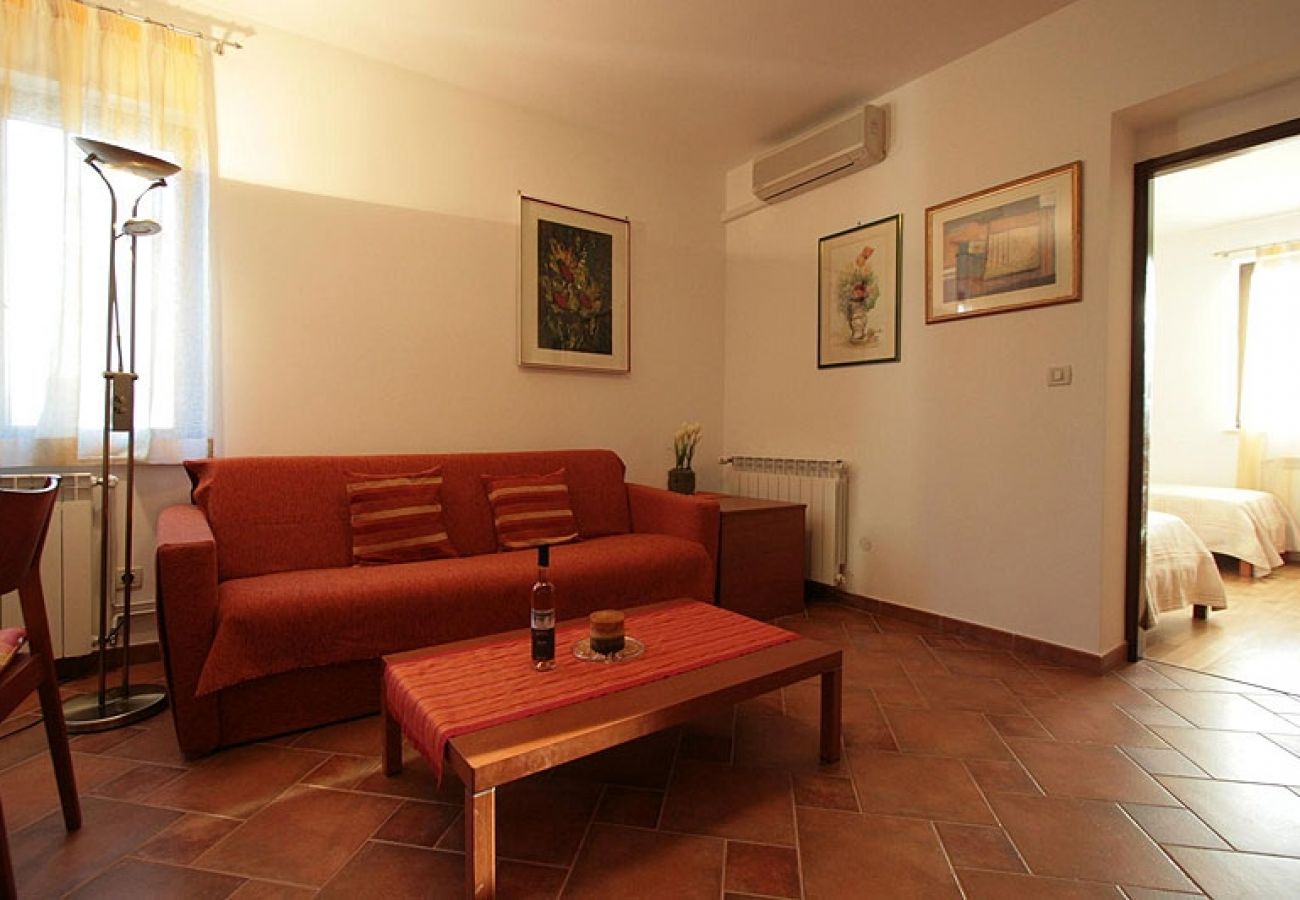 Appartement à Rovinj - Appartement dans Rovinj avec terrasse, Climatisation, WIFI, Machine à laver (3482-3)