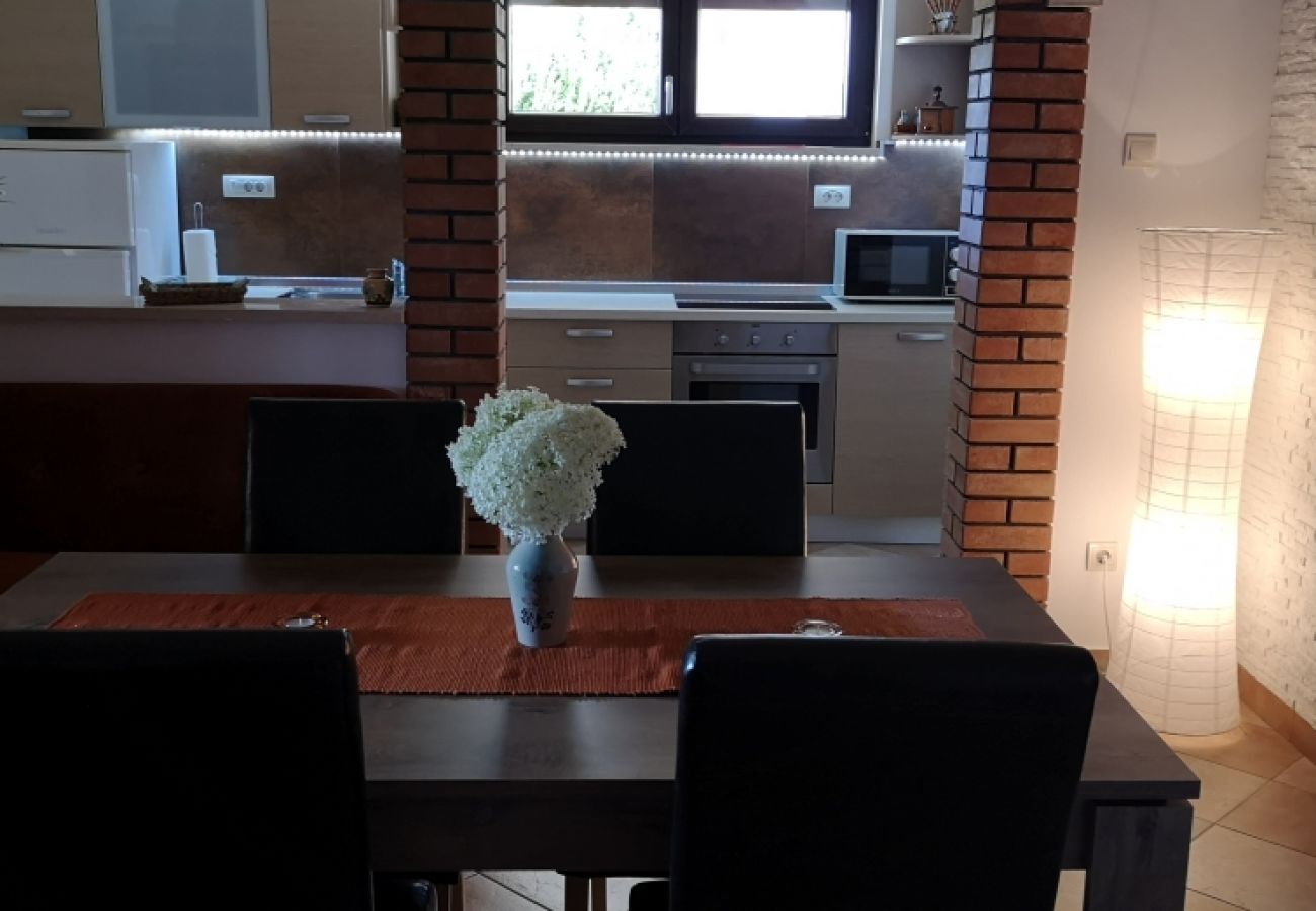 Appartement à Rovinj - Ferienwohnung in Rovinj mit Terrasse, Klimaanlage, W-LAN (3483-4)