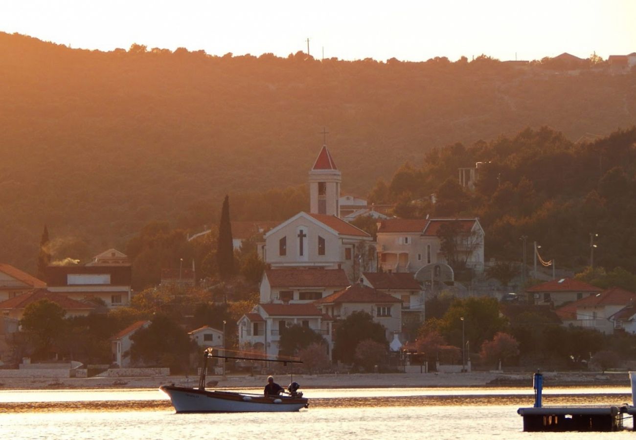 Maison à Vinišce - Maison de vacances dans Vinišće avec vue mer, Balcon, Climatisation, WIFI (3484-1)