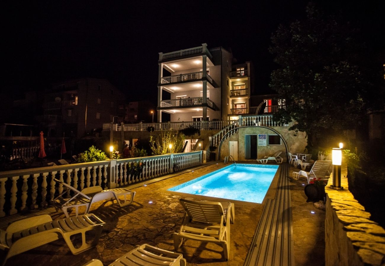 Appartement à Crikvenica - Appartement dans Crikvenica avec vue mer, Balcon, Climatisation, WIFI (3492-1)