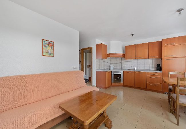 Appartement à Sukošan - Appartement dans Sukošan avec vue mer, terrasse, Climatisation, WIFI (3495-1) Appartement à Sukošan - Appartement dans Sukošan avec vue mer, terrasse, Climatisation, WIFI (3495-1)