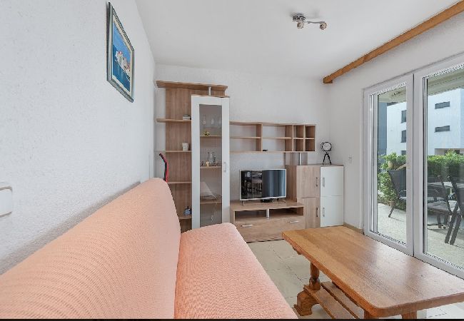 Appartement à Sukošan - Appartement dans Sukošan avec vue mer, terrasse, Climatisation, WIFI (3495-2) Appartement à Sukošan - Appartement dans Sukošan avec vue mer, terrasse, Climatisation, WIFI (3495-2)