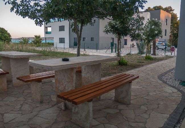 Appartement à Sukošan - Appartement dans Sukošan avec vue mer, terrasse, Climatisation, WIFI (3495-2) Appartement à Sukošan - Appartement dans Sukošan avec vue mer, terrasse, Climatisation, WIFI (3495-2)