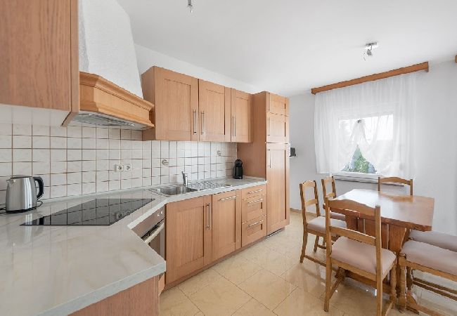 Appartement à Sukošan - Appartement dans Sukošan avec vue mer, terrasse, Climatisation, WIFI (3495-3) Appartement à Sukošan - Appartement dans Sukošan avec vue mer, terrasse, Climatisation, WIFI (3495-3)