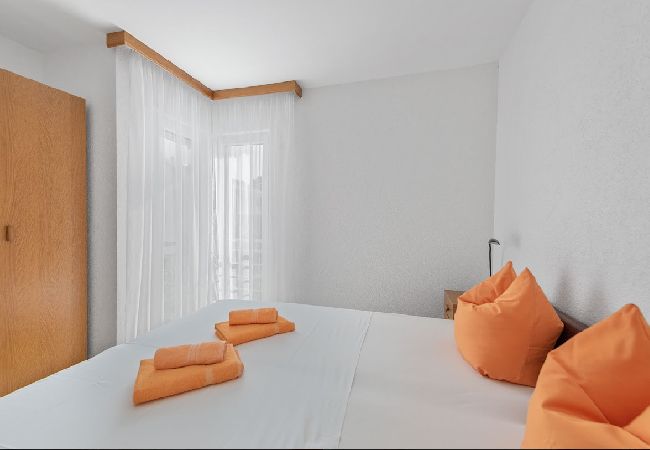 Appartement à Sukošan - Appartement dans Sukošan avec vue mer, terrasse, Climatisation, WIFI (3495-4) Appartement à Sukošan - Appartement dans Sukošan avec vue mer, terrasse, Climatisation, WIFI (3495-4)