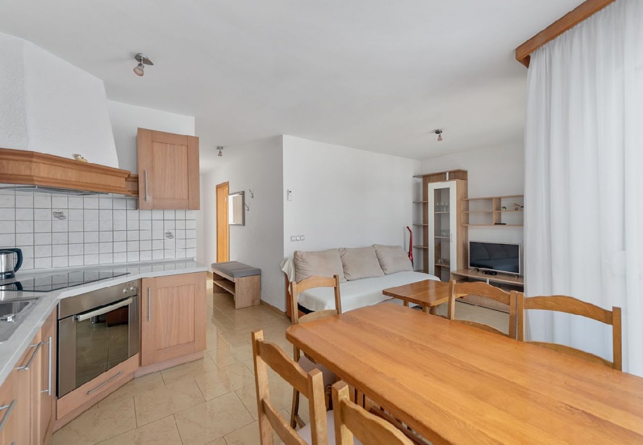 Appartement à Sukošan - Appartement dans Sukošan avec vue mer, terrasse, Climatisation, WIFI (3495-4)