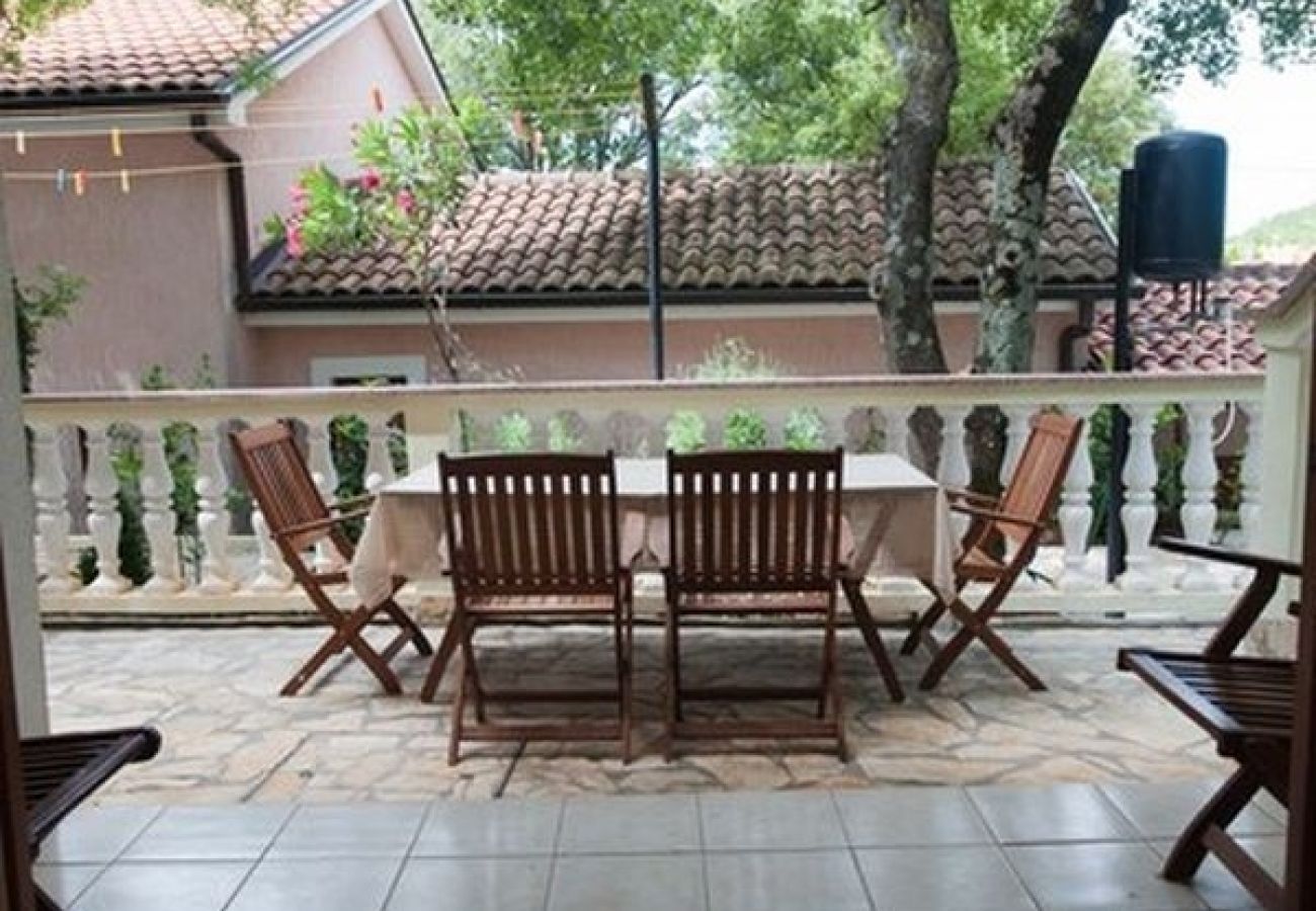 Appartement à Povile - Appartement dans Povile avec terrasse, Climatisation, WIFI, Machine à laver (3542-1)