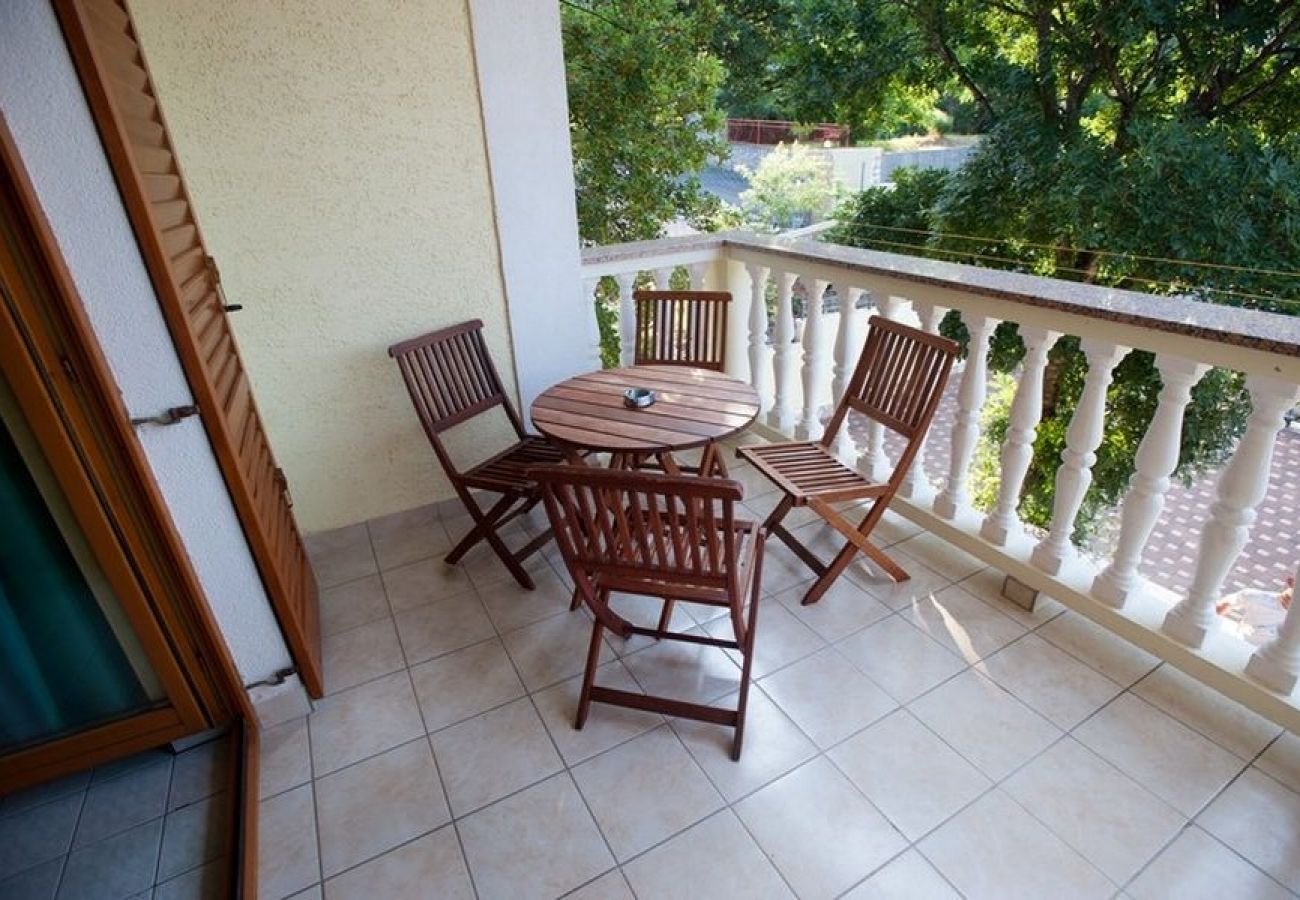 Appartement à Povile - Appartement dans Povile avec terrasse, Climatisation, WIFI, Machine à laver (3542-4)