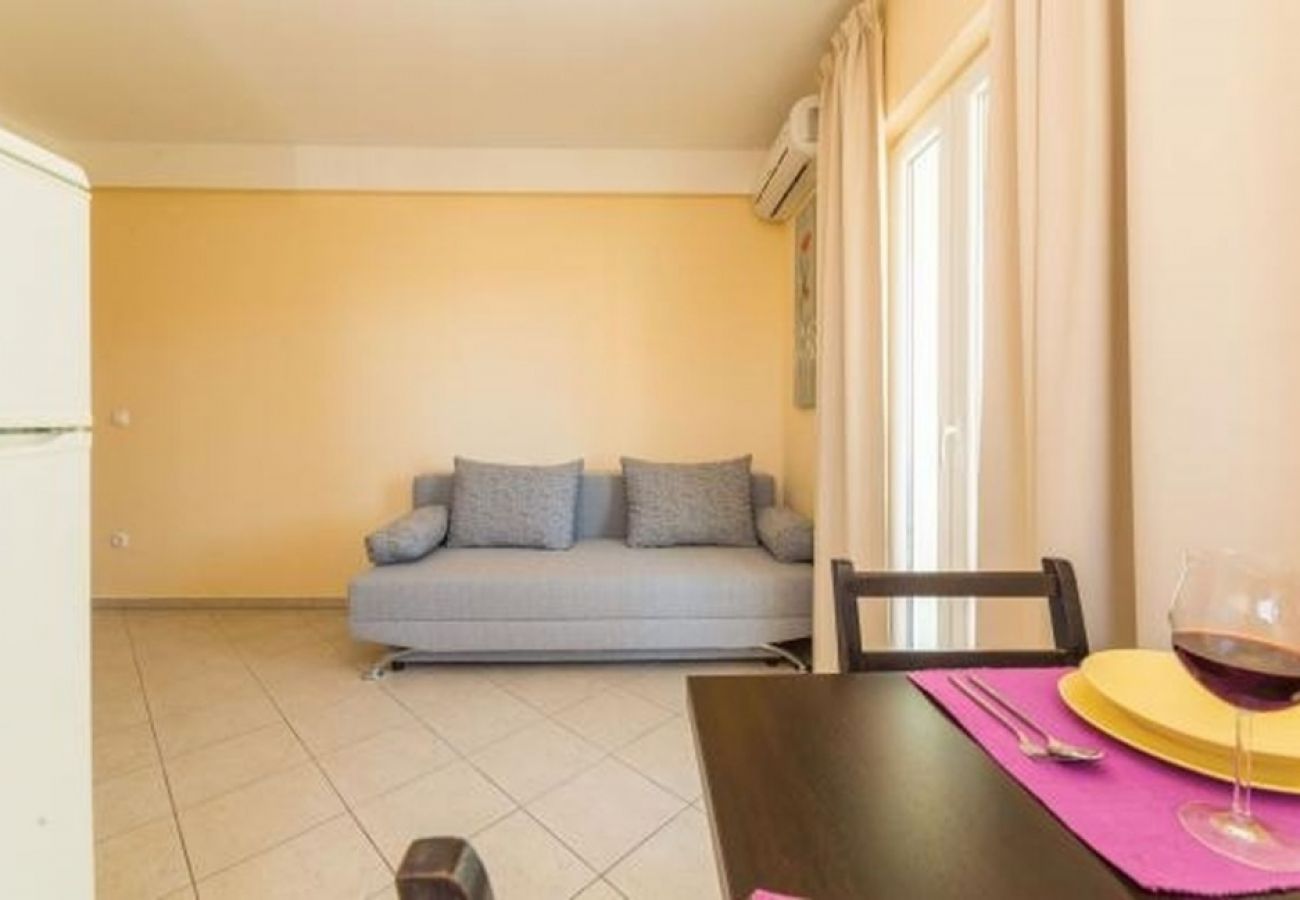 Appartement à Pakoštane - Appartement dans Pakoštane avec terrasse, Climatisation, WIFI, Machine à laver (3548-3)