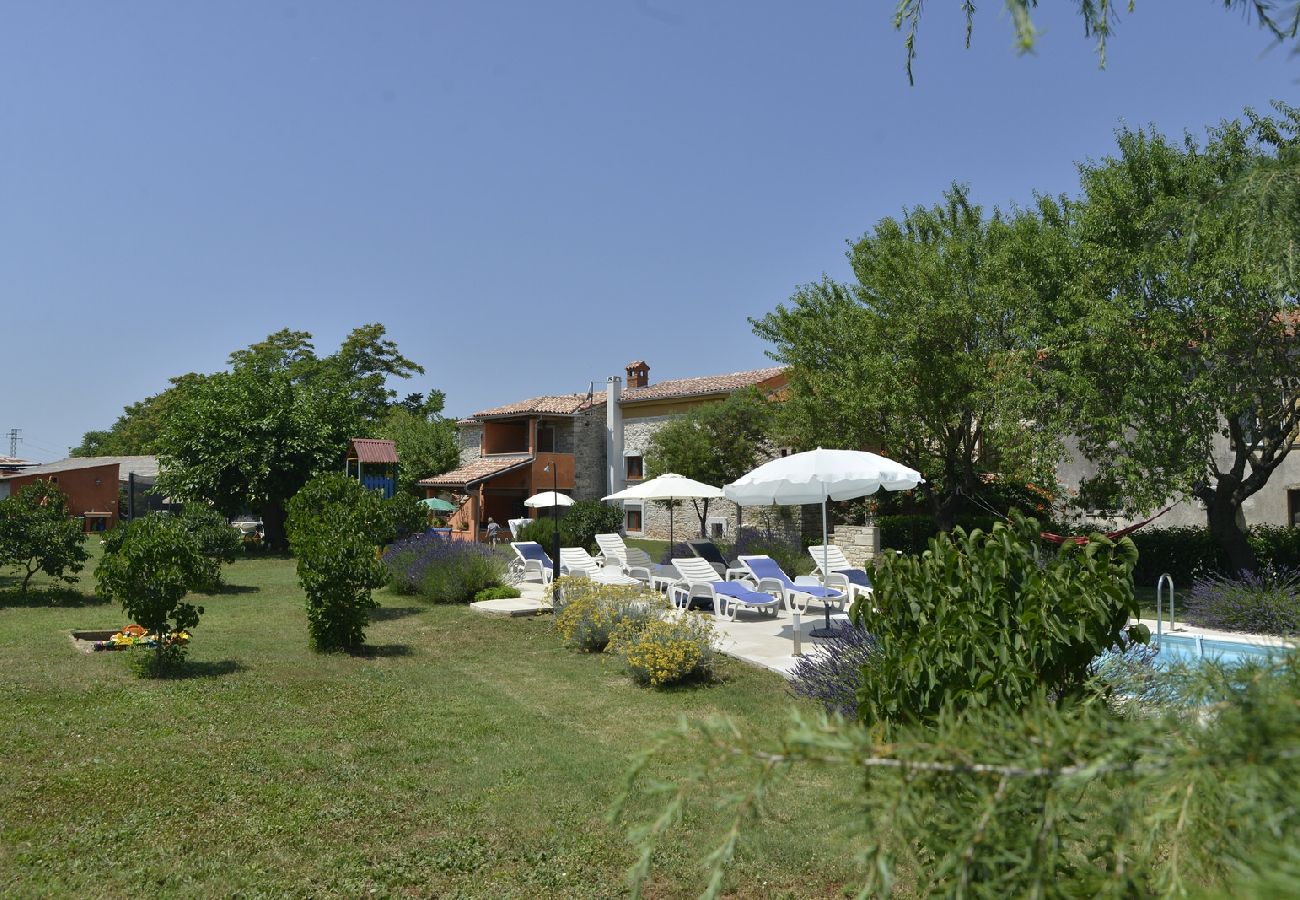 Maison à Vodnjan - Ferienhaus in Vodnjan mit Terrasse, Klimaanlage, W-LAN, Waschmaschine (3556-1)