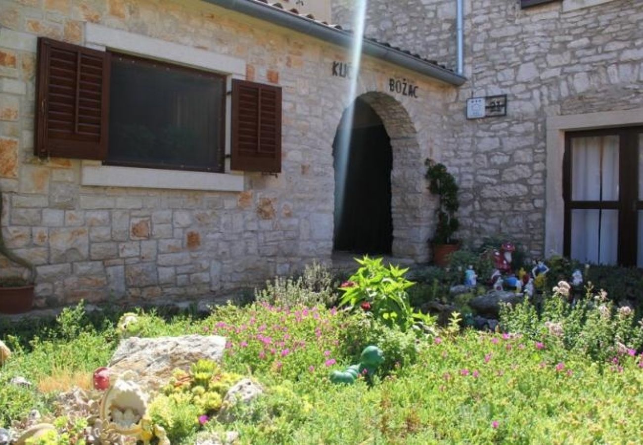 Maison à Vodnjan - Ferienhaus in Vodnjan mit Terrasse, Klimaanlage, W-LAN, Waschmaschine (3556-1)