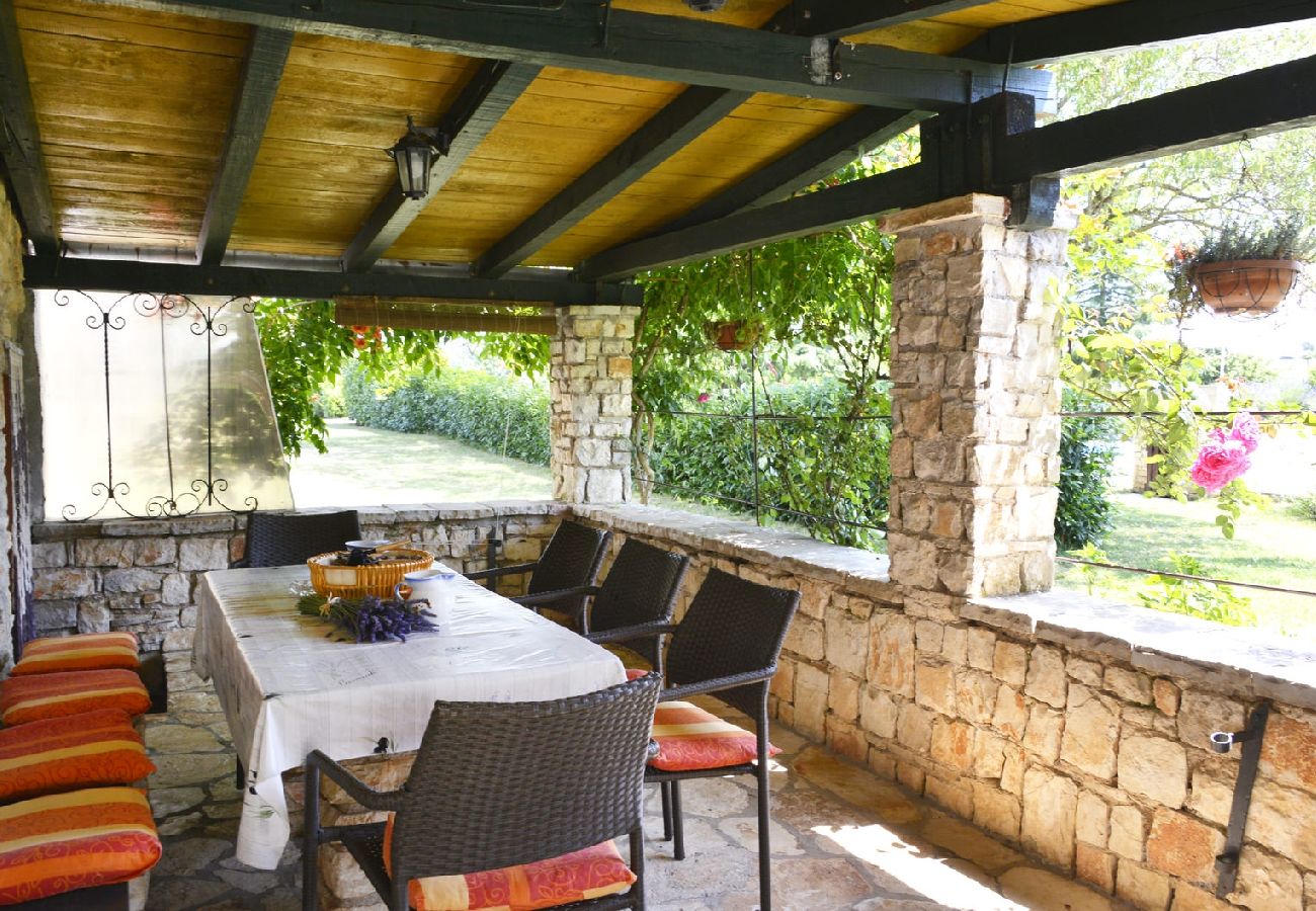 Maison à Vodnjan - Ferienhaus in Vodnjan mit Terrasse, Klimaanlage, W-LAN, Waschmaschine (3556-1)