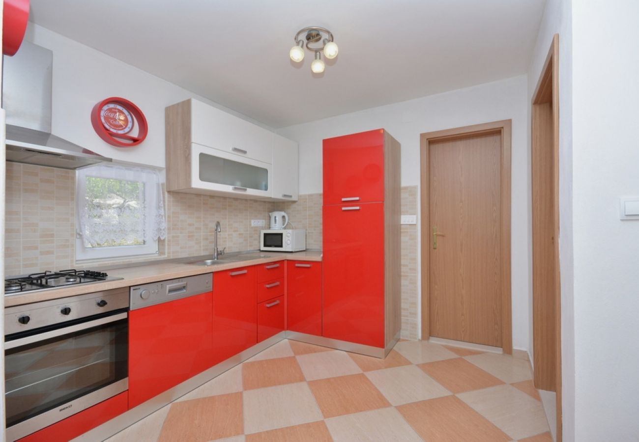 Appartement à Žuljana - Appartement dans Žuljana avec vue mer, terrasse, Climatisation, WIFI (3558-3)